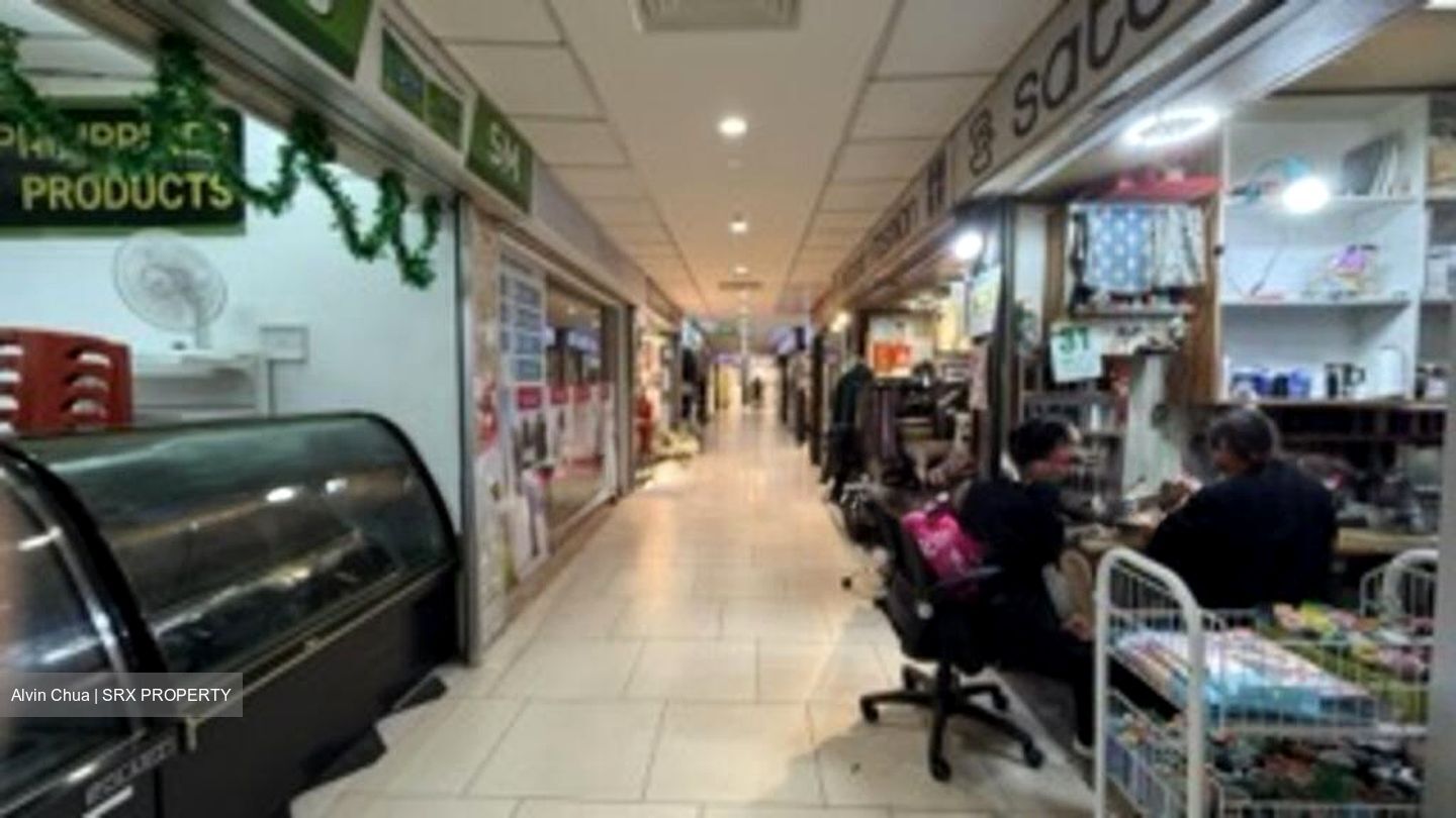 Lucky Plaza (D9), Shop House #628802171